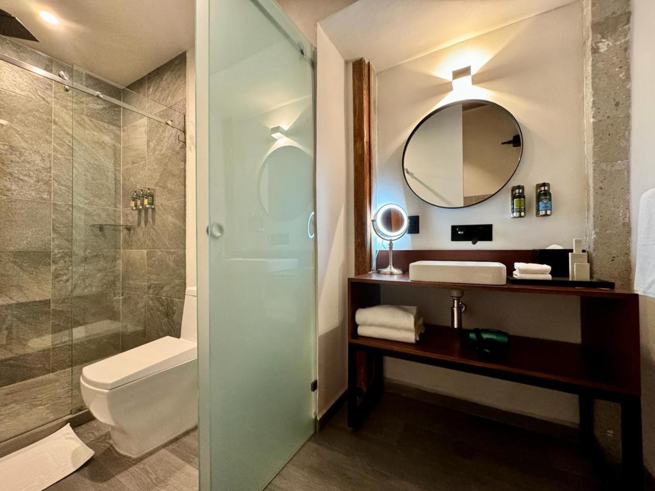 Junior Suite,1506943801:JPEG