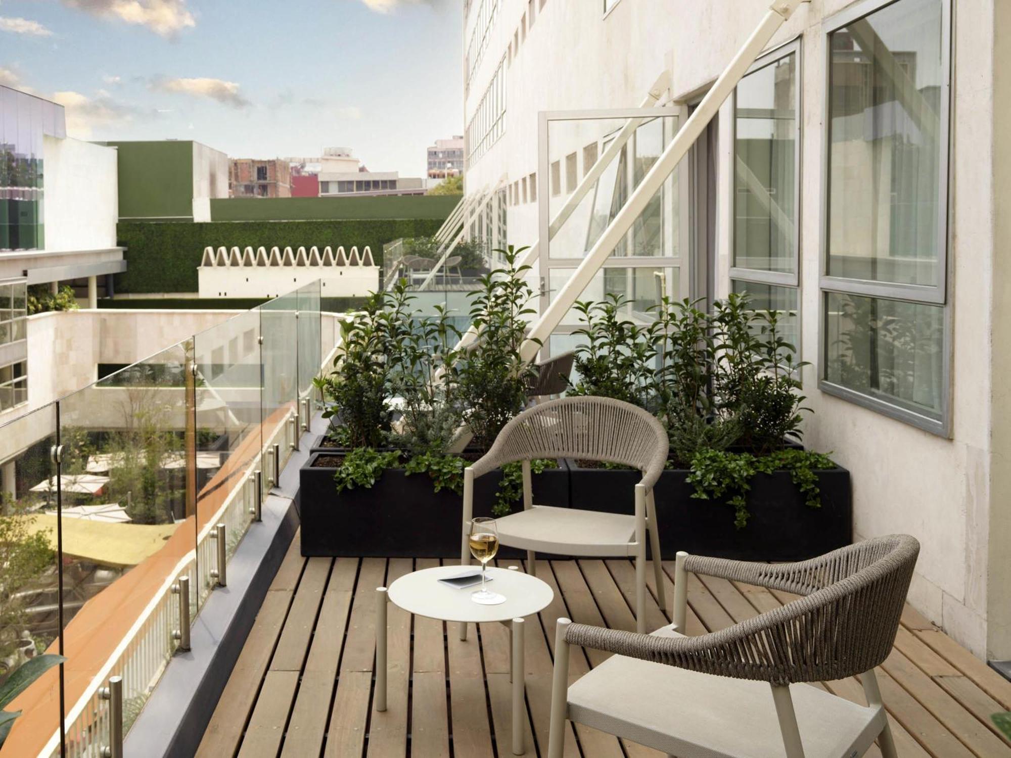King Suite Terrace,1766597818:JPEG
