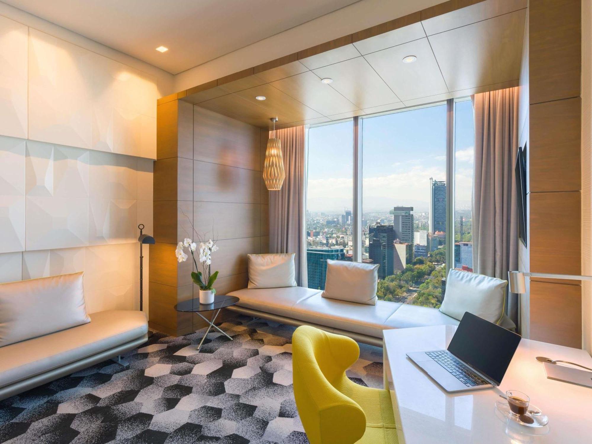 Prestige King Suite View Club Access